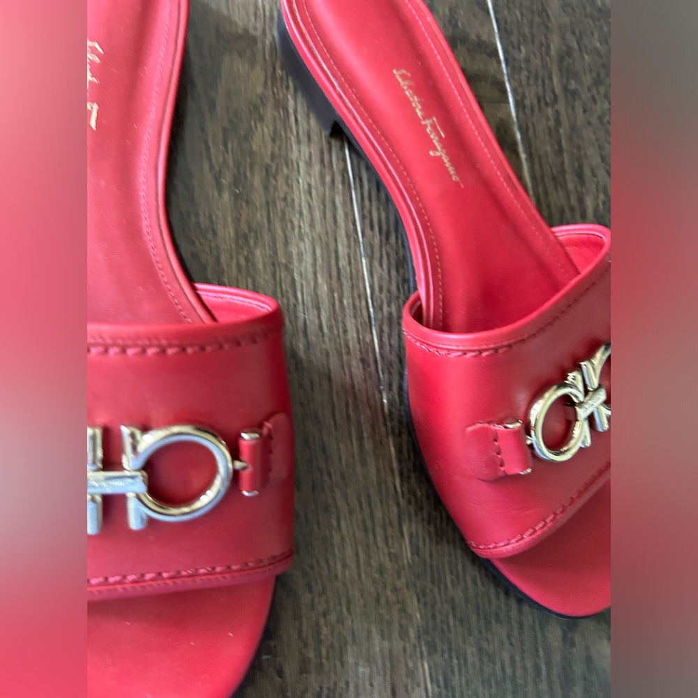 Ferragamo slide size 10